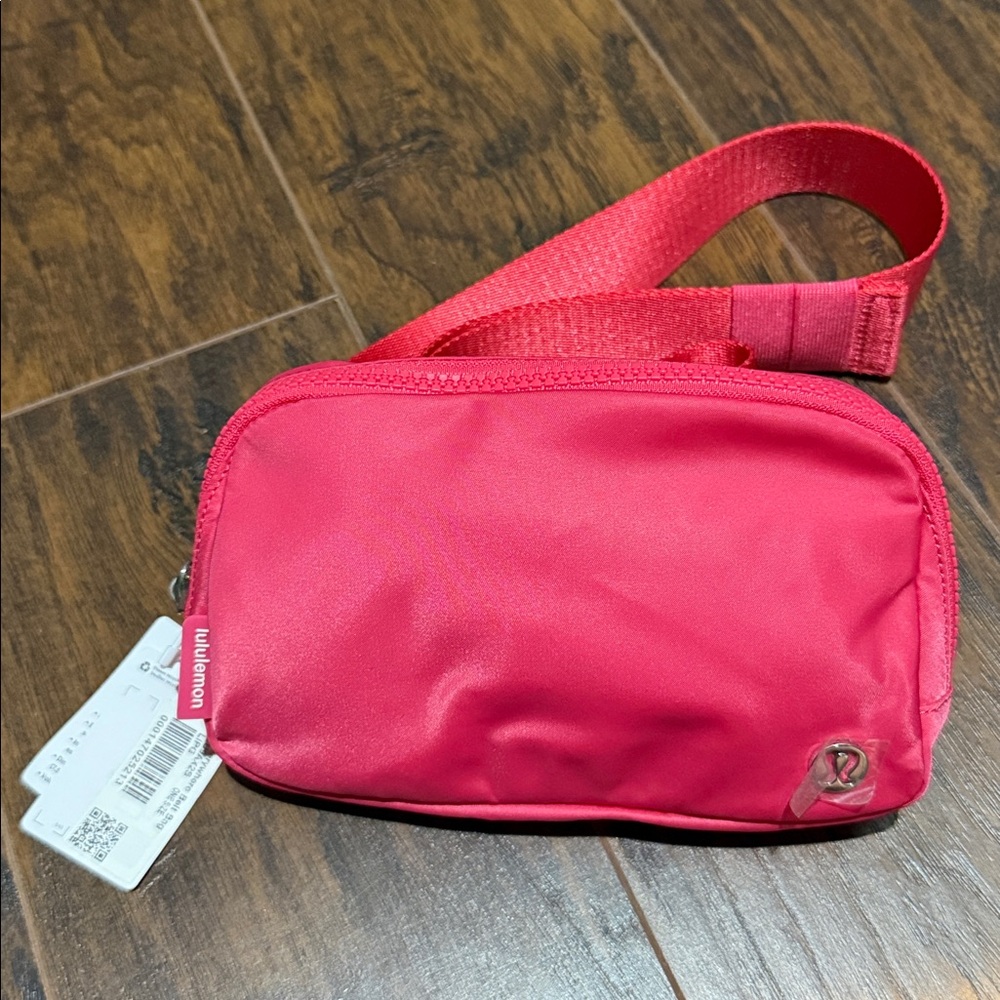 lululemon athletica Lipgloss Pink Beltbag NWT